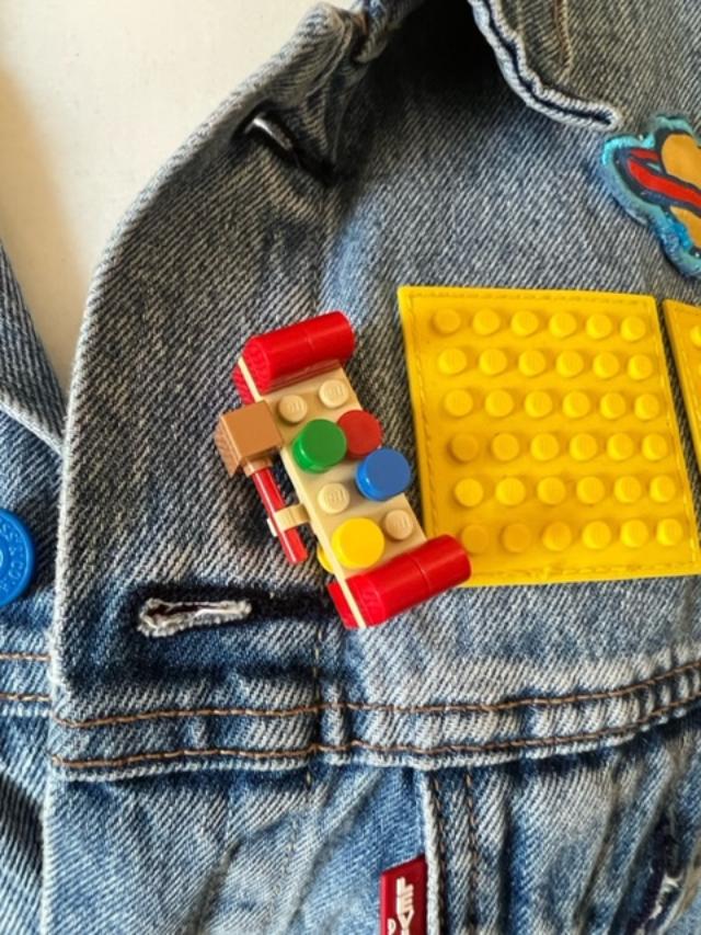 Peg Game Pin