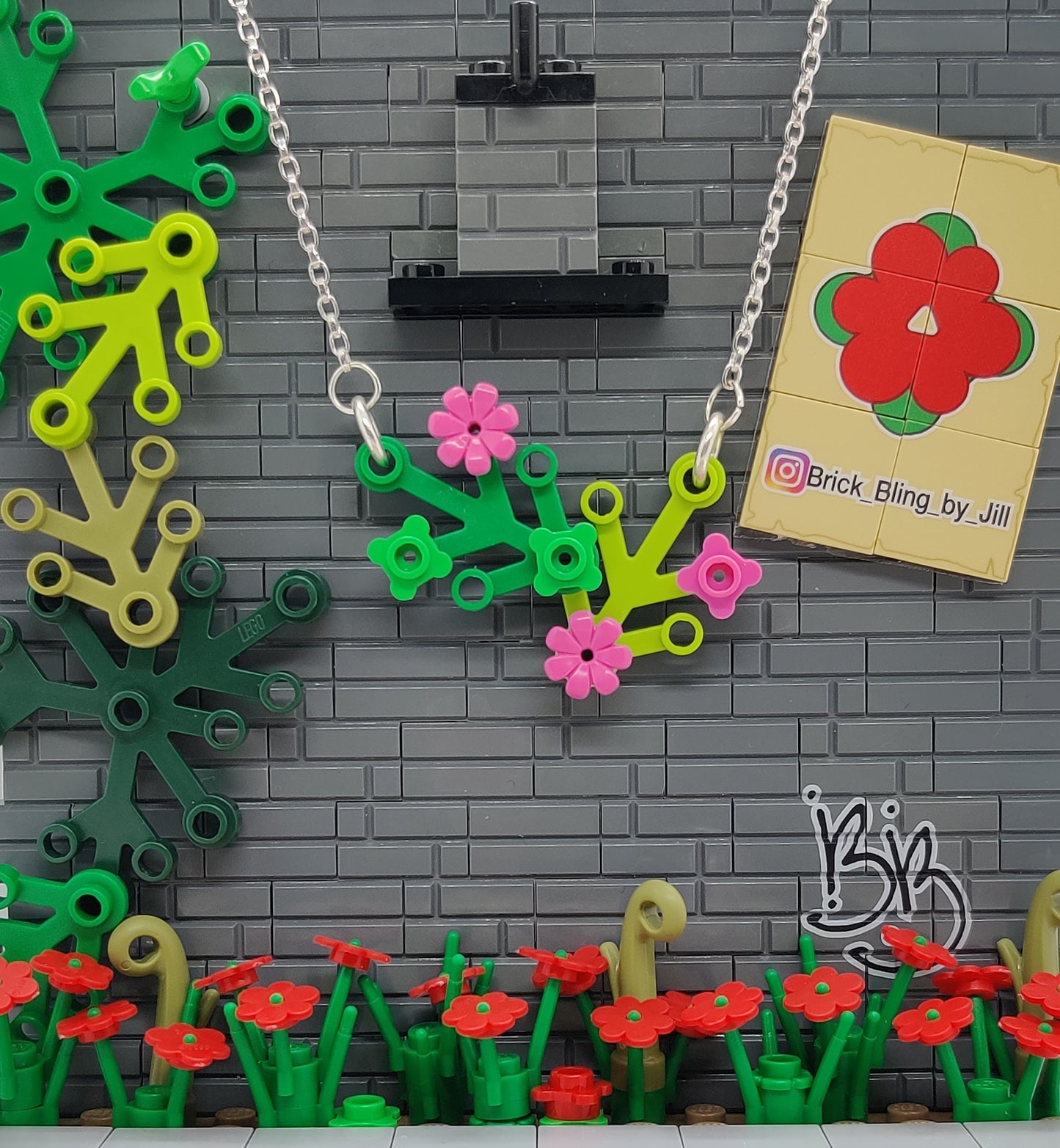 LEAVES AND BLOOMS NECKLACE